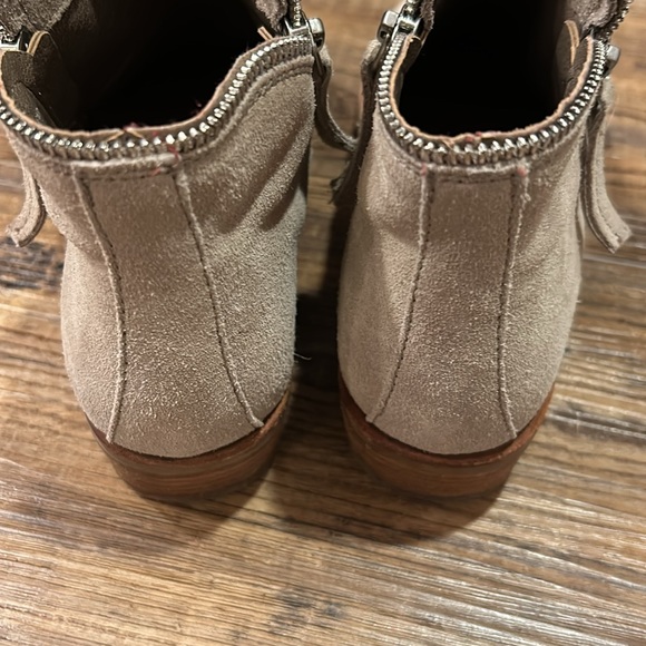 Tan suede booties - Picture 5 of 6